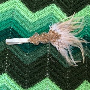 1920s Flapper headband feathers sequin chain pink gold Great Gatsby fascinator